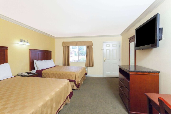Room 14 of 25