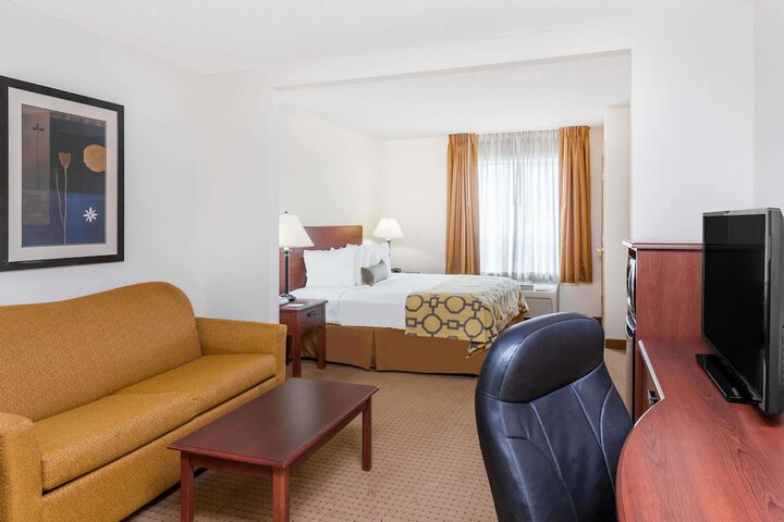 Room 7 of 16