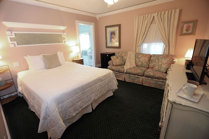 Room 27 of 68