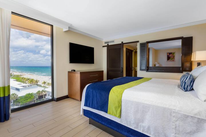 Wyndham Deerfield Beach Resort