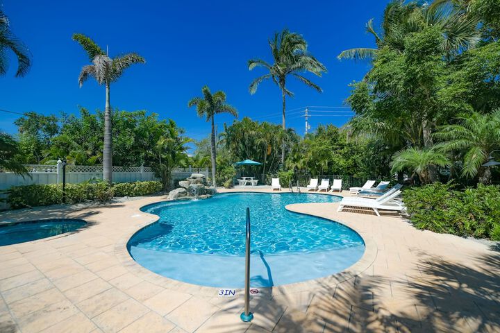Tropical Breeze Resort