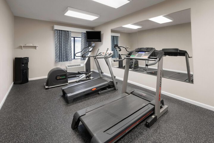 Days Inn & Suites by Wyndham Seaford