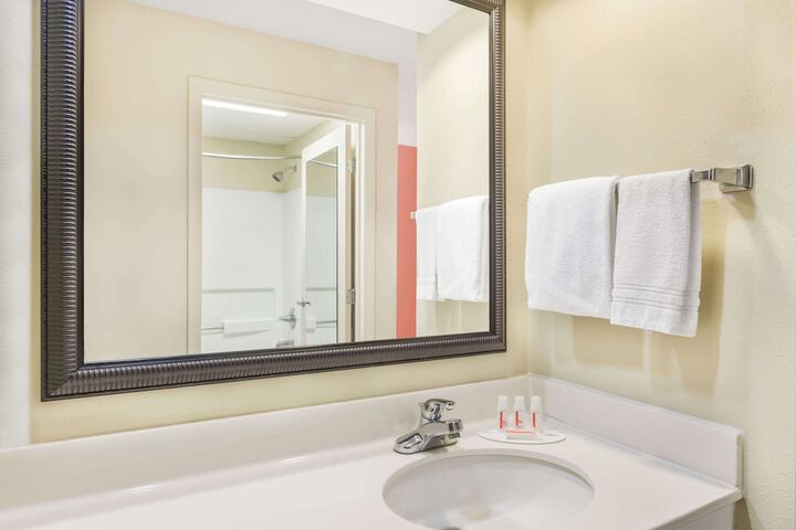 Days Inn by Wyndham Shallotte