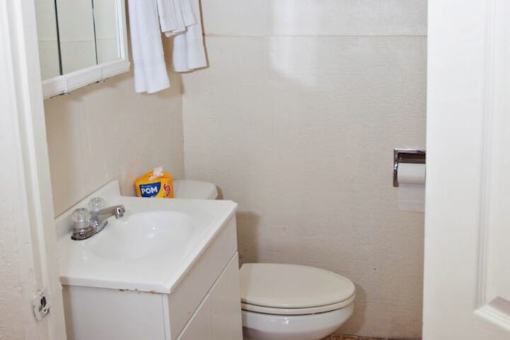 Room 8 of 12