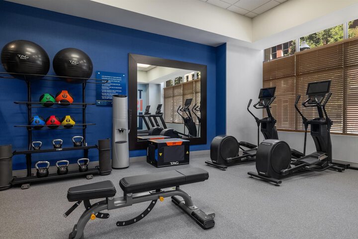 Hampton Inn & Suites Roanoke-Downtown