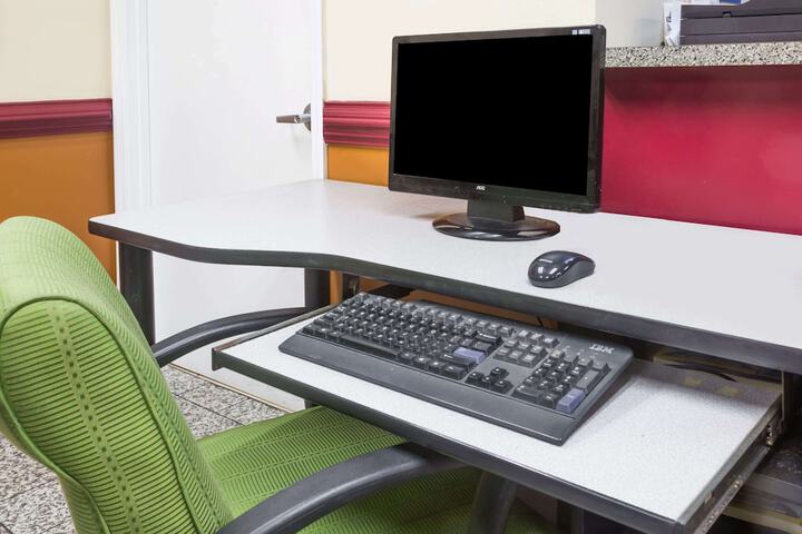 Business Center 21 of 21
