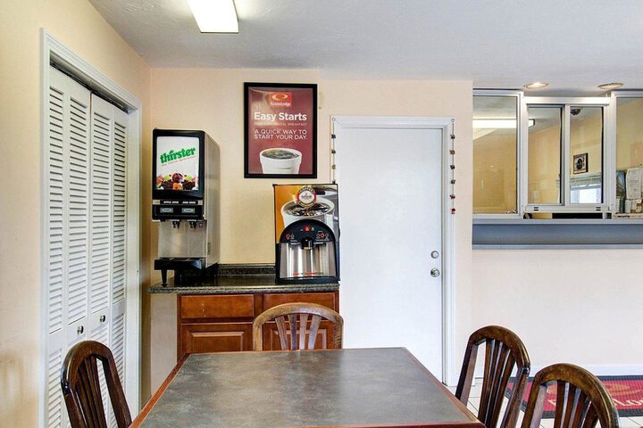 Econo Lodge Sharon - Foxborough