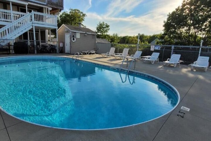 Pool 11 of 86