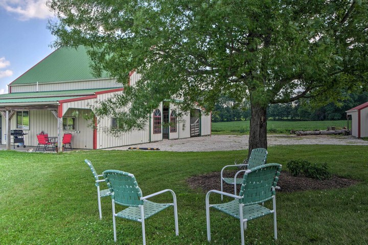 Renovated Bunkhouse on 12-acre Horse Farm!