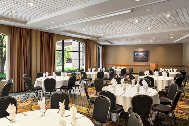 Ballroom/Hall 70 of 75