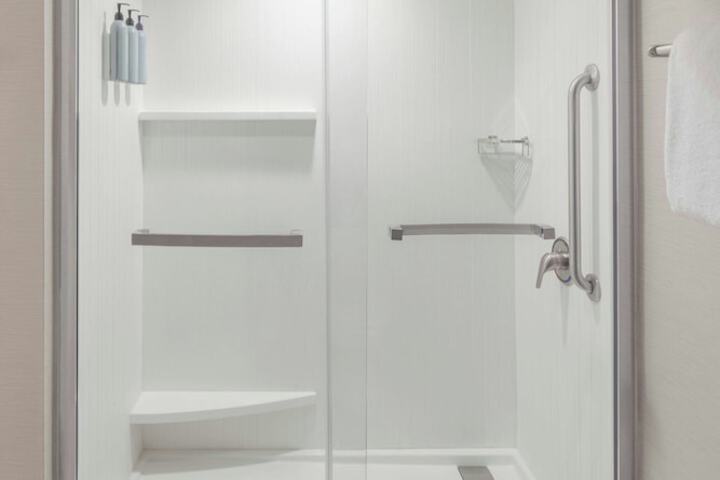 Courtyard by Marriott Portland Airport