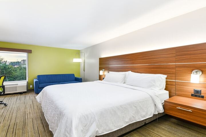 Room 35 of 46