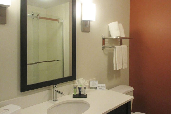 Sleep Inn & Suites Oregon - Madison