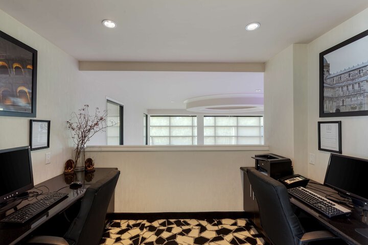 C Hotel by Carmens BW Premier Collection