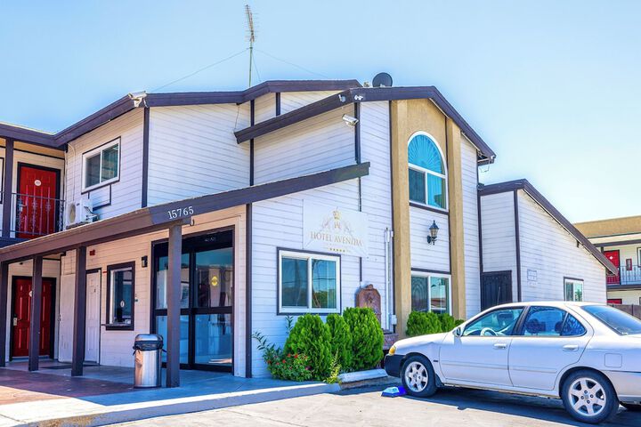Hotel Avenida Victorville I 15