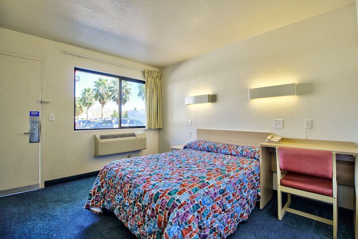 Motel 6 Nogales AZ - Mariposa Road