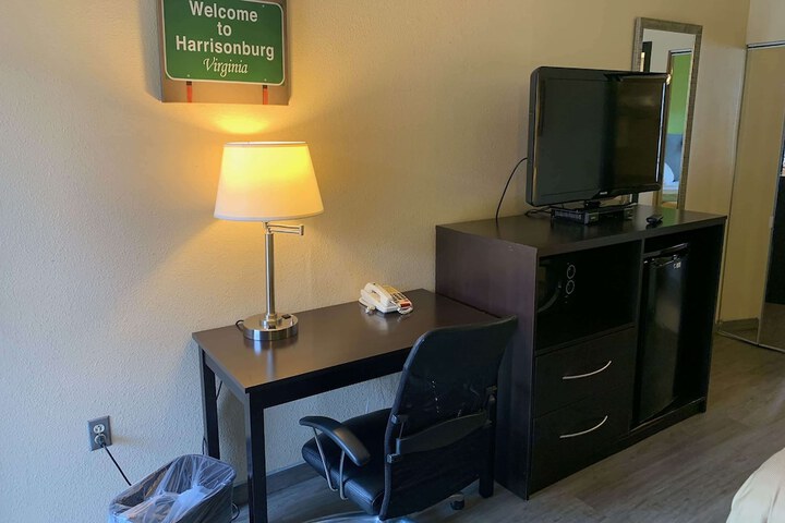 Room 12 of 21