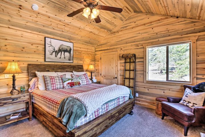Jefferson Cabin w / Fire Pit: Near Hiking Trails!