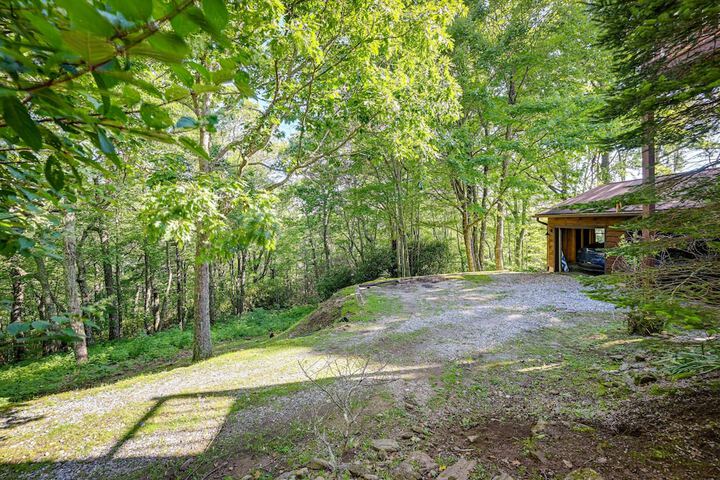 Cullowhee Mountain Retreat w / Deck and Fire Pit!