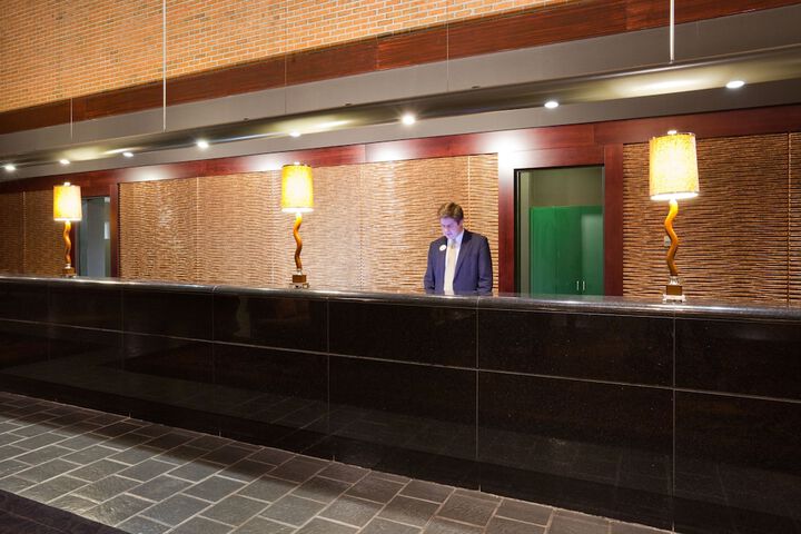 Hotel 6 of 107