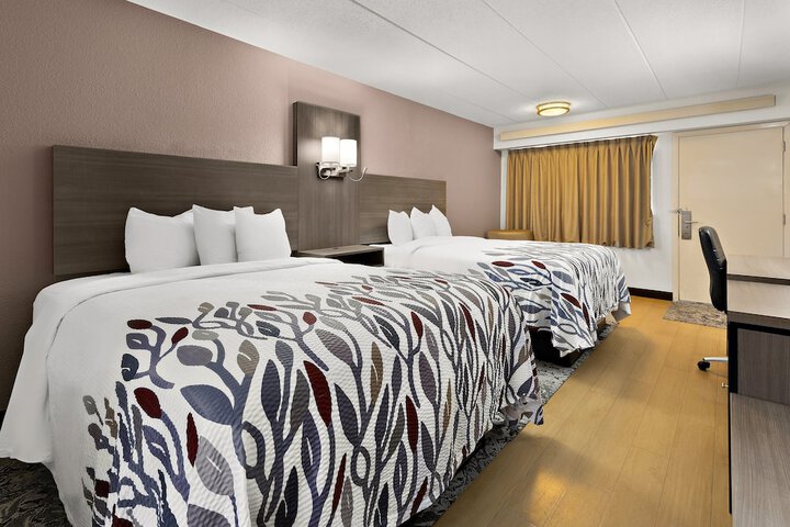Room 32 of 35