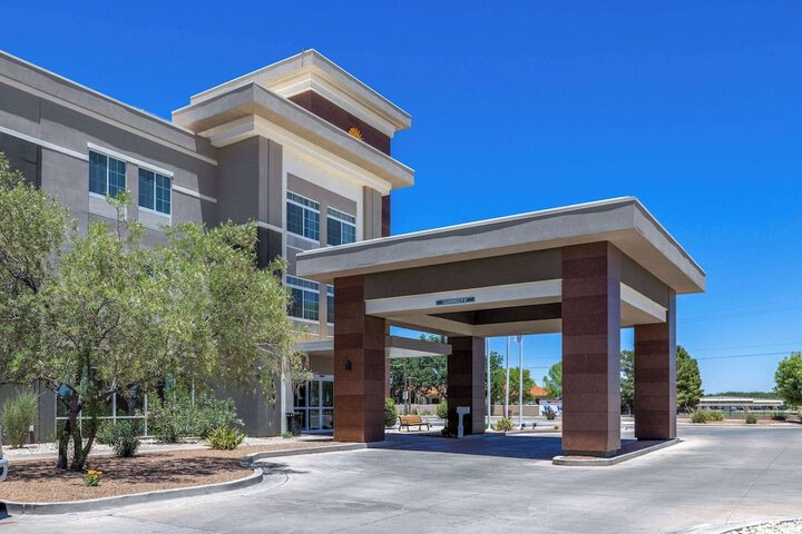 La Quinta Inn & Suites by Wyndham Artesia