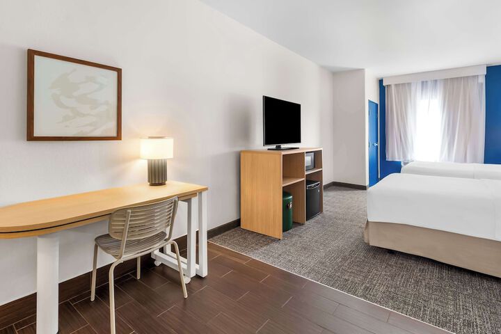 Spark by Hilton Pearland