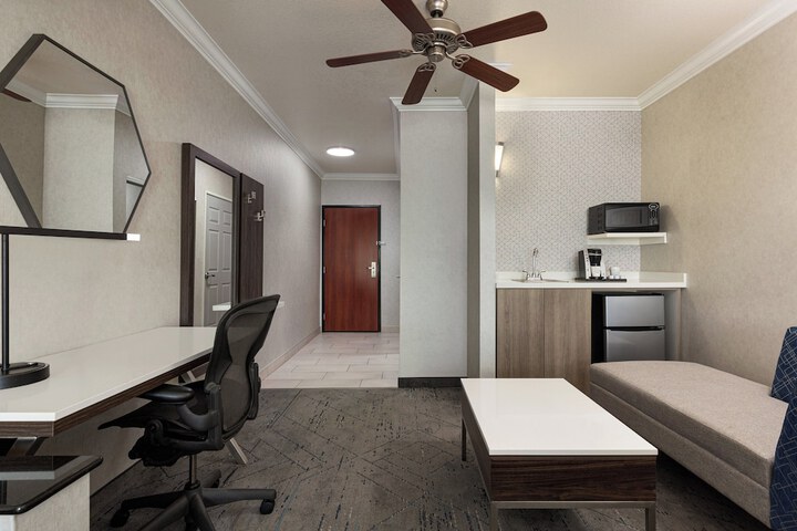 Room 40 of 52