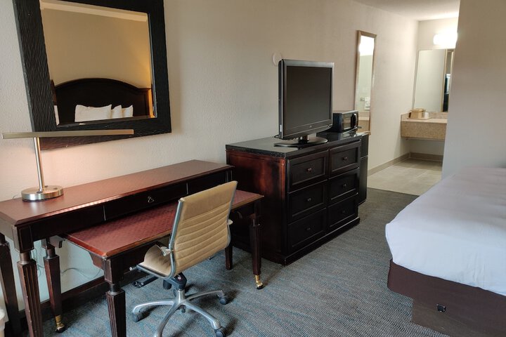 Room 25 of 36