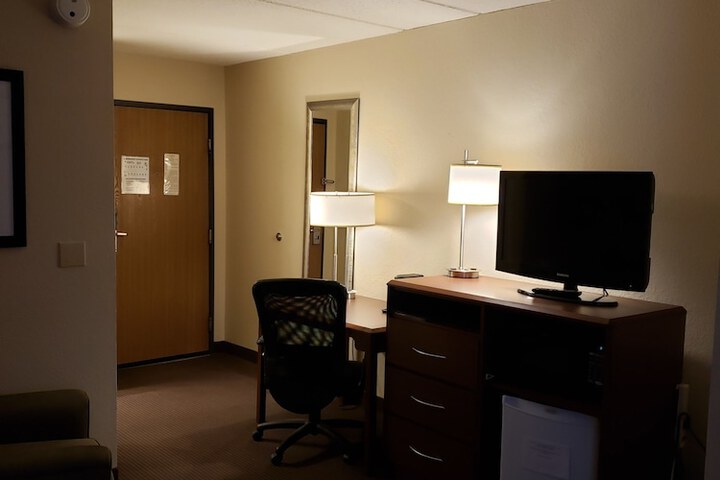 AmericInn by Wyndham Iron River