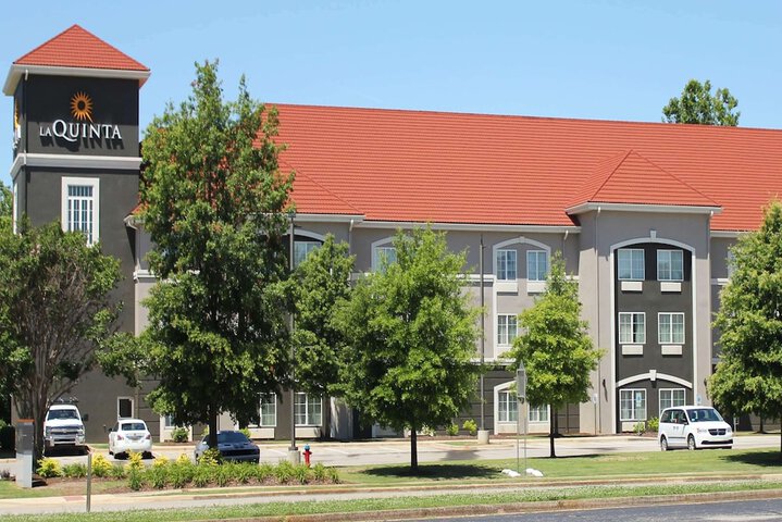 La Quinta Inn & Suites by Wyndham Huntsville Airport Madison