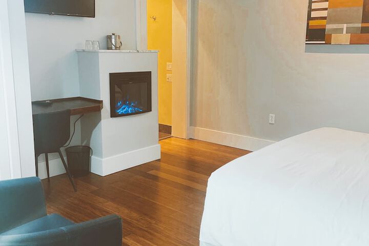 Room 14 of 23
