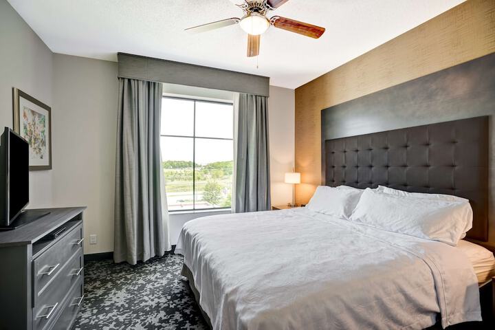 Room 27 of 39