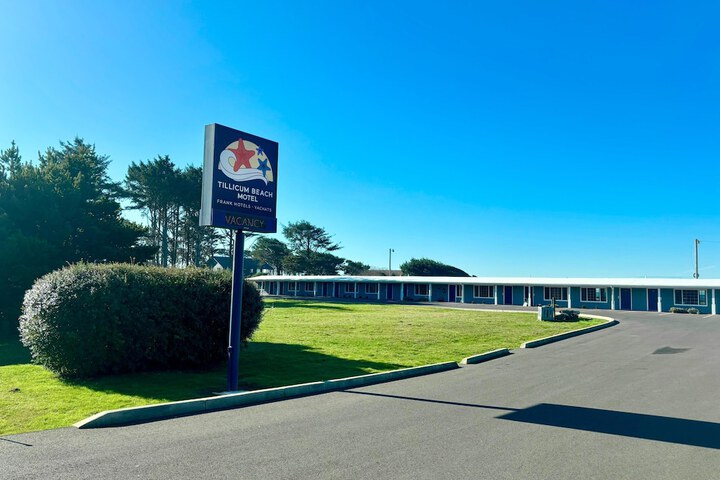 Tillicum Beach Motel (Deanes Oceanfront Lodge)