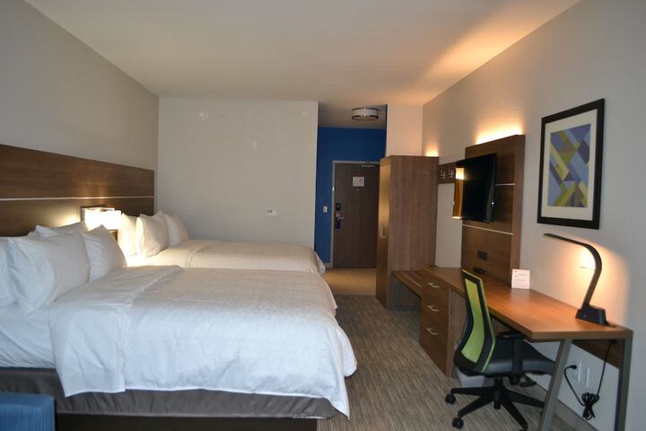 Room 18 of 34