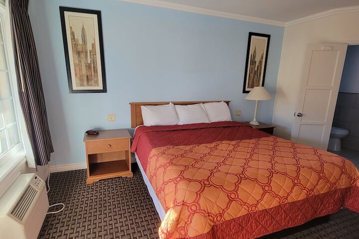 Room 24 of 51