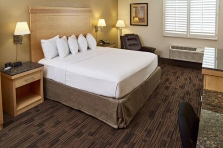 Room 30 of 48
