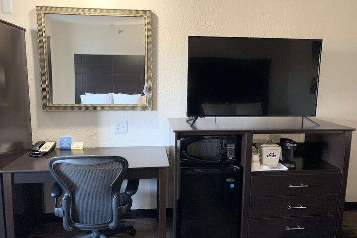 Room 9 of 20