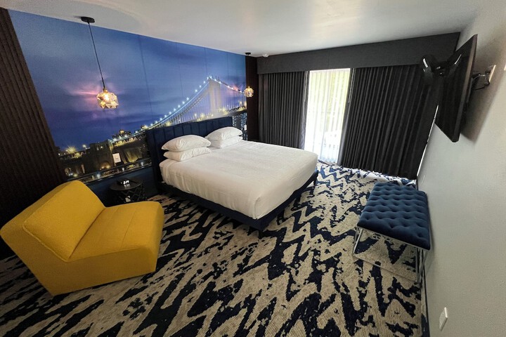 Lighthouse Inn & Suites