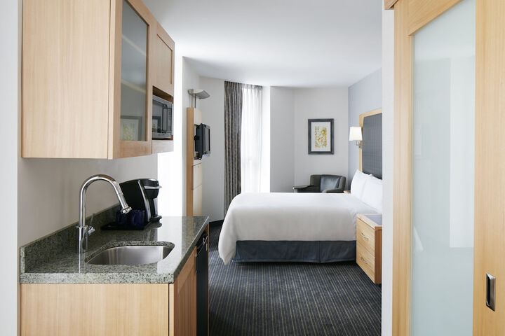 Room 50 of 91