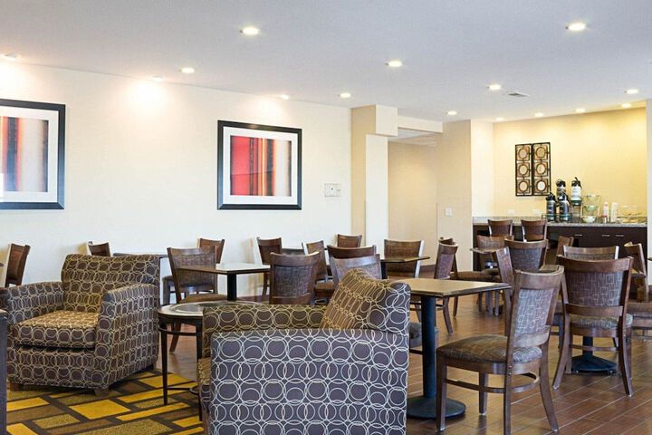 Quality Inn & Suites Minot North