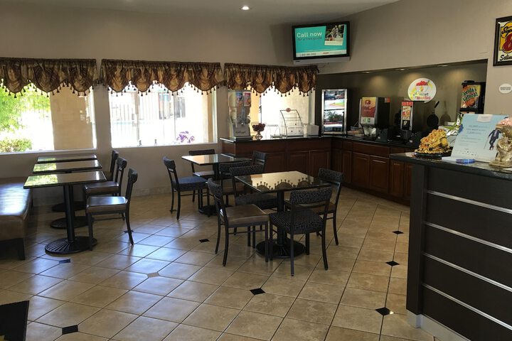 Super 8 by Wyndham Salinas