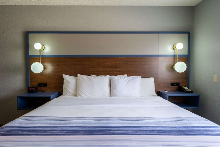 Room 53 of 72