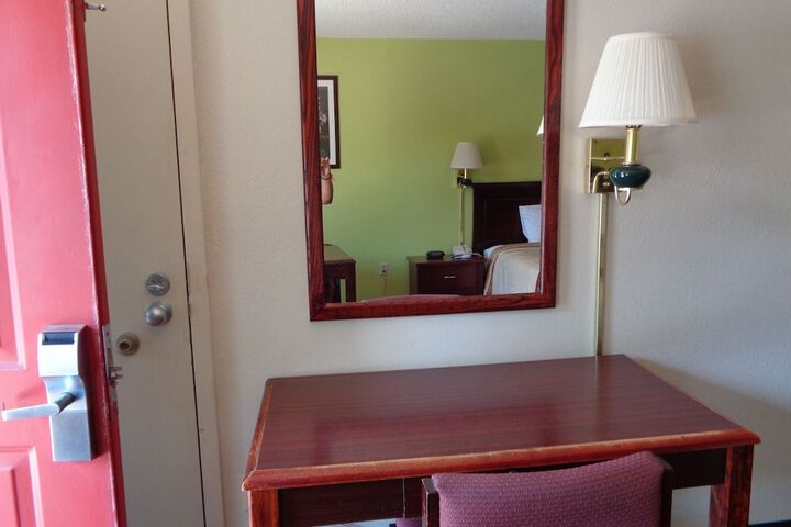 Room 18 of 44