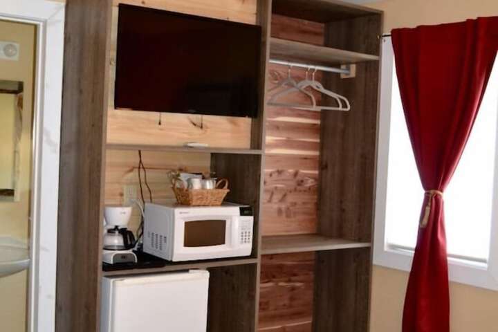 Black Elk Resort Cottages and RV Park