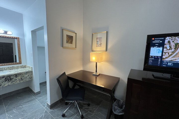 Room 12 of 19