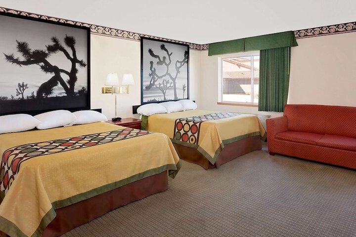 Room 7 of 16