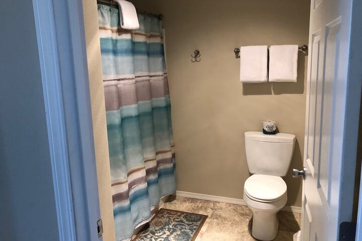 Room 7 of 77