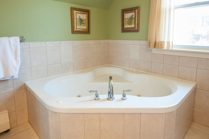 Hot Tub 64 of 68
