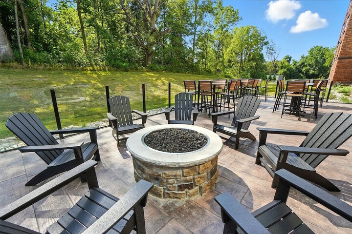 Cobblestone Hotel & Suites-Bellefontaine